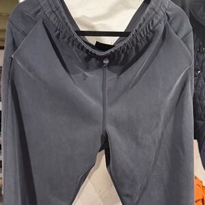 Lululemon pants only worn a couple of times